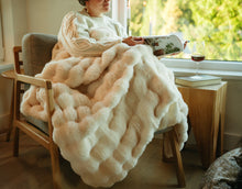 Load image into Gallery viewer, Indaba Faux Fur Throw Cream
