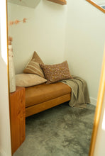 Load image into Gallery viewer, Solace Slub linen Throw, Natural