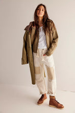 Load image into Gallery viewer, Free People We The Free Moxie Pull-On Barrel Jeans/White
