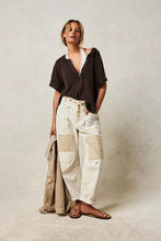 Load image into Gallery viewer, Free People We The Free Moxie Pull-On Barrel Jeans/White