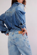 Load image into Gallery viewer, Free People We The Free Deep Trance Dropped Boyfriend Jeans/Sweet Dreams