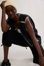 Load image into Gallery viewer, Free People Mountain High Fleece Vest/Black