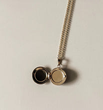 Load image into Gallery viewer, Coin Locket Raquel Rosalie
