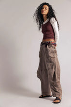 Load image into Gallery viewer, Free People We The Free Onset Pull-On Cargo Pants /Dusted Cocoa