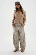 Load image into Gallery viewer, Free People Something Good Pull-On Barrel Pants/Ivory