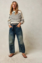 Load image into Gallery viewer, Free People We The Free Moxie Pull-On Barrel Jeans/Timeless Blue