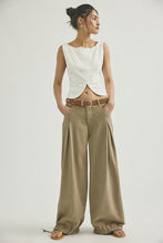 Load image into Gallery viewer, Free People  The Free Essential Lotus Balloon Jeans/Beige