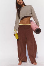 Load image into Gallery viewer, Free People Hot Shot Easy Pants/Cocoa