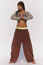 Load image into Gallery viewer, Free People Hot Shot Easy Pants/Cocoa