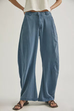 Load image into Gallery viewer, Free People Spotlight Washed Barrel Chino Trousers /Flint Stone