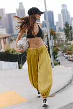 Load image into Gallery viewer, Free People Momentum Balloon Pants/Dried Palm