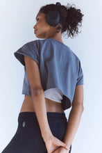 Load image into Gallery viewer, Free People Hot Shot Cropped Tee/Black