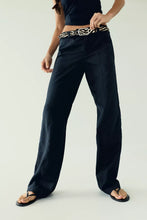 Load image into Gallery viewer, Free People Set On You Slim Solid Trousers/Black