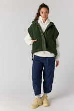 Load image into Gallery viewer, Free People Scout It Out Fleece Vest/Ivy