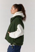 Load image into Gallery viewer, Free People Scout It Out Fleece Vest/Ivy