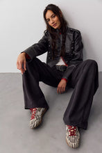 Load image into Gallery viewer, Free People Spotlight Washed Barrel Chino Trousers/Black