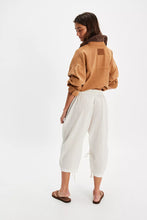 Load image into Gallery viewer, Free People Gianna Ruched Gaucho Pull-On Pants /Optic White