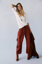 Load image into Gallery viewer, Free People We The Free Reef Curved Twill Cargo Pants/Burnt Chilis