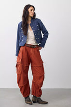 Load image into Gallery viewer, Free People We The Free Reef Curved Twill Cargo Pants/Burnt Chilis