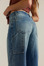 Load image into Gallery viewer, Free People We The Free Tinsley Baggy High-Rise Jeans/Hazey Blue