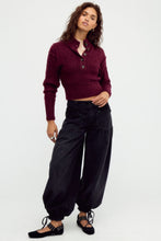 Load image into Gallery viewer, Free People Tucked Henley Pullover/Burgundy Combo