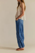 Load image into Gallery viewer, Free People We The Free Logan Cinched Cargo Jeans/Harper