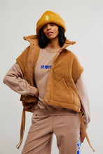 Load image into Gallery viewer, Free People Scout It Out Fleece Vest/Twig