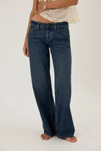 Load image into Gallery viewer, Free People We The Free Tennessee Low Rise Boyfriend Jeans/Outlaw