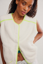 Load image into Gallery viewer, Free People Mountain High Fleece Vest/ivory