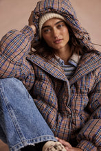 Load image into Gallery viewer, Free People Party Of One Puffer Jacket/Tan Combo