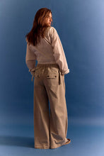 Load image into Gallery viewer, Free People Julien Wide-Leg Chino Trousers /Chinchilla