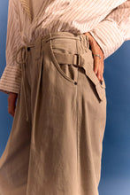 Load image into Gallery viewer, Free People Julien Wide-Leg Chino Trousers /Chinchilla