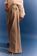 Load image into Gallery viewer, Free People Julien Wide-Leg Chino Trousers /Chinchilla