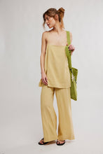 Load image into Gallery viewer, Free People Sightseer Linen Set/Pampas