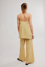Load image into Gallery viewer, Free People Sightseer Linen Set/Pampas