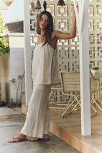 Load image into Gallery viewer, Free People Sightseer Linen Set/Tea Cookie
