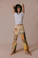 Load image into Gallery viewer, Free People We The Free Tinsley Printed Jeans/Beach Scene