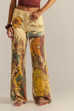 Load image into Gallery viewer, Free People We The Free Tinsley Printed Jeans/Beach Scene