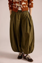 Load image into Gallery viewer, Free People Moonflower Balloon Pants/Sage