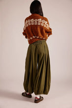 Load image into Gallery viewer, Free People Moonflower Balloon Pants/Sage